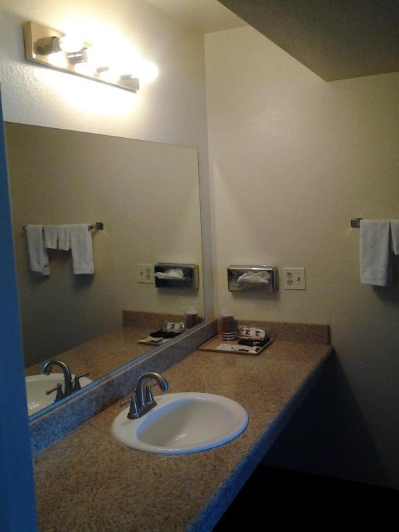 Holiday Motel Oakdale Extérieur photo