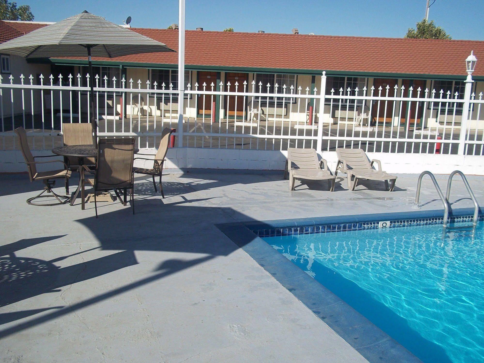 Holiday Motel Oakdale Extérieur photo