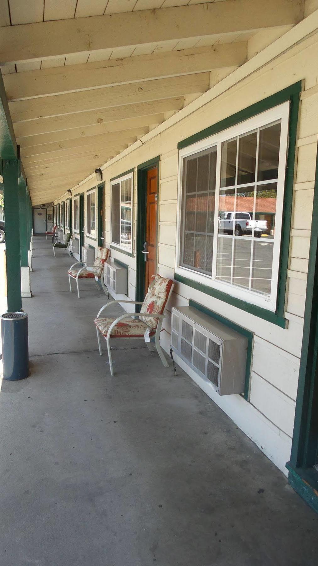 Holiday Motel Oakdale Extérieur photo